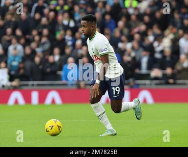 Tottenham Hotspur's Ryan Sessegnon während des dritten Fußballspiels des FA Cup zwischen Tottenham Hotspur und Portsmouth im Tottenham Hotspur Stadium in Stockfoto