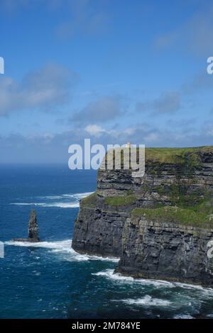 Irland, Cliffs of Moher von oben. Tageslicht. Stockfoto