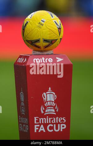 Cardiff, Großbritannien. 08. Januar 2023. Der Spielball wird vor dem Emirates FA Cup-Spiel Cardiff City vs Leeds United im Cardiff City Stadium, Cardiff, Großbritannien, am 8. Januar 2023 (Foto von Mike Jones/News Images) in Cardiff, Großbritannien, am 1./8. Januar 2023 gesehen. (Foto: Mike Jones/News Images/Sipa USA) Guthaben: SIPA USA/Alamy Live News Stockfoto