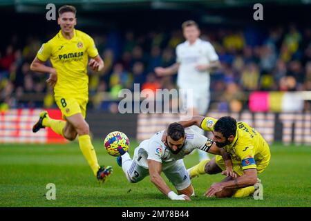 Karim Benzema von Real Madrid und Raul Albiol von Villarreal CF während des Spiels La Liga zwischen Villarreal CF und Real Madrid CF, gespielt am 07. Dezember 2023 im La Ceramica Stadium in Villarreal, Spanien. (Foto: Sergio Ruiz / PRESSIN) Stockfoto