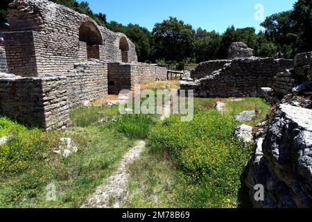 Ruinen der römischen Kolonialgebäude, antikes Butrint, UNESCO-Weltkulturerbe, Butrint-Nationalpark, Saranda-Viertel, Südalbanien, Europa Stockfoto