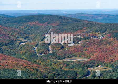 Blick auf Saint-Philemon vom Regionalpark Massif-du-Sud (Saint-Philemon, Chaudiere-Appalaches, Quebec, Kanada) Stockfoto