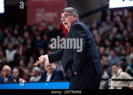 Venedig, Italien. 08. Januar 2023. Alessandro Ramagli (Cheftrainer Tezenis Verona) während Umana Reyer Venezia vs Tezenis Verona, italienischer Basketball A Series Championship in Venedig, Italien, Januar 08 2023 Kredit: Independent Photo Agency/Alamy Live News Stockfoto