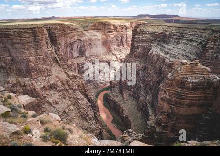 Aussichtspunkt der Schlucht mit dem Little colorado River im navajo Tribal Park Stockfoto