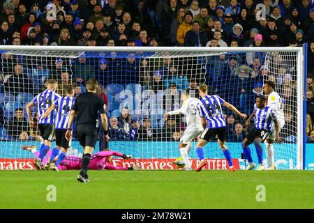 Hillsborough Stadium, Sheffield, England - 7. Januar 2023 1 Bruno Guimaraes (39) von Newcastle United erzielt beim Spiel Sheffield Wednesday gegen Newcastle United, Emirates FA Cup, 2022/2 23, Hillsborough Stadium, Sheffield, England - 7. Januar 2023 Kredit: Arthur Haigh/WhiteRosePhotos/Alamy Live News Stockfoto