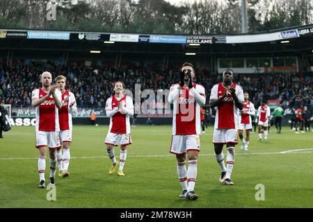 NIJMEGEN - (lr) Davy Klaassen aus Ajax, Christian Rasmussen aus Ajax, Kian Fitz-Jim aus Ajax, Dusan Tadic aus Ajax, Calvin Bassey aus Ajax Enttäuschung nach dem niederländischen Eredivisie-Spiel zwischen NEC und Ajax in De Goffert am 8. Januar 2023 in Nijmegen, Niederlande. ANP MAURICE VAN STONE Stockfoto