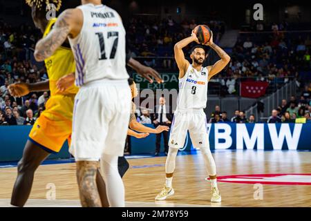 Madrid, Madrid, Spanien. 8. Januar 2023. Adam Hanga (Real Madrid) in Aktion während des Basketballspiels zwischen Real Madrid und Gran Canaria, gültig für den Spieltag 15 der spanischen Basketballliga „Liga Endesa“, gespielt am Sonntag, den 08. Januar 2023 im Wizink Center in Madrid (Kreditbild: © Alberto Gardin/ZUMA Press Wire) Stockfoto
