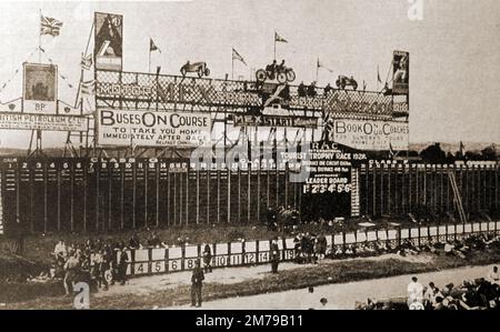 Foto 1928 – Britisches Rangliste für Motorrennen beim RAC International Tourist Trophy Race, Irland. Die Autorennen der RAC Tourist Trophy (TT) fanden auf einer im Uhrzeigersinn geschlossenen Rennstrecke in Newtownards, Comber und Dundonald (County Down ) statt. Stockfoto