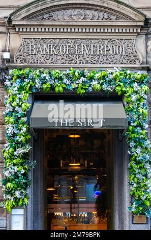 Das Bank of Liverpool Building ist jetzt ein elegantes Restaurant, die Sir T Brasserie Stockfoto