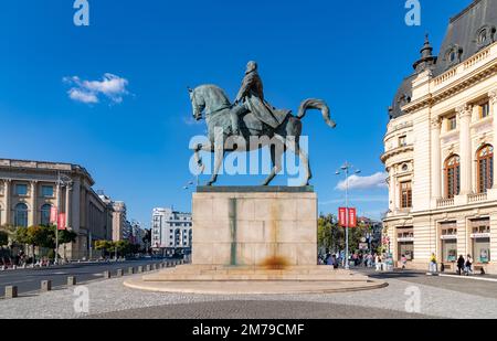Ein Bild der Reiterstatue von Carol I. in Bukarest. Stockfoto