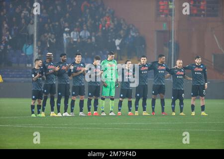 Genua, Italien. 08. Januar 2023. neapel während der Schweigeminute während der UC Sampdoria vs SSC Napoli, spiel der italienischen Fußballserie A in Genua, Italien, Januar 08 2023 Kredit: Independent Photo Agency/Alamy Live News Stockfoto