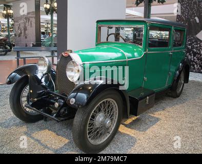 Ein 1928 Bugatti Berline Typ 40 im Musée National de l'Automobile - Collection Schlumpf, Mulhouse, Frankreich Stockfoto