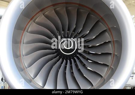 Luftfahrt, Lufthansa, Hangar, Airbus A350-900, Turbine, Motor Stockfoto