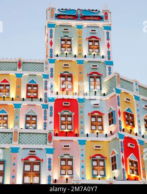 jemenis authentisches traditionelles Haus oder farbenfrohes Gebäudedesign Stockfoto
