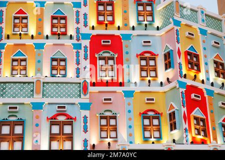 jemenis authentisches traditionelles Haus oder farbenfrohes Gebäudedesign Stockfoto