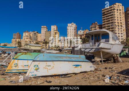 ALEXANDRIA, ÄGYPTEN - 2. FEBRUAR 2019: Werften in Alexandria, Ägypten Stockfoto