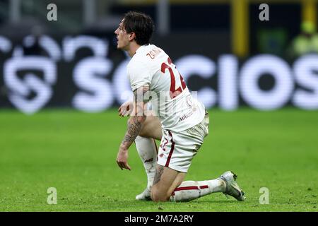 Mailand, Italien 08. Januar 2023. Nicolo Zaniolo von AS Roma sieht beim Spiel der Serie A vor dem AC Mailand und als Roma am Stadio Giuseppe Meazza am 8. Januar 2023 in Mailand, Italien, deprimiert aus. Kredit: Marco Canoniero/Alamy Live News Stockfoto