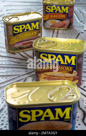 Dosen von Spam Luncheon Meat, USA Stockfoto