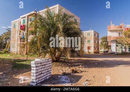 Häuser in Mut Stadt in Dakhla Oase, Ägypten Stockfoto