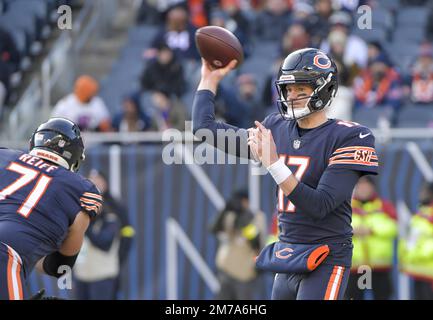 Chicago, Usa. 08. Januar 2023. Chicago Bears Quarterback Tim Boyle (17) tritt am Sonntag, den 8. Januar 2023, gegen die Minnesota Vikings am Soldier Field in Chicago an. Die Wikinger gewannen 29:13. Foto von Mark Black/UPI Credit: UPI/Alamy Live News Stockfoto