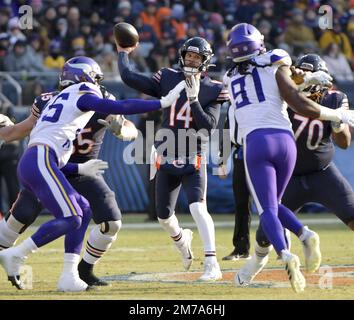 Chicago, Usa. 08. Januar 2023. Chicago Bears Quarterback Nathan Peterman (14) tritt am Sonntag, den 8. Januar 2023, gegen die Minnesota Vikings am Soldier Field in Chicago an. Die Wikinger gewannen 29:13. Foto von Mark Black/UPI Credit: UPI/Alamy Live News Stockfoto