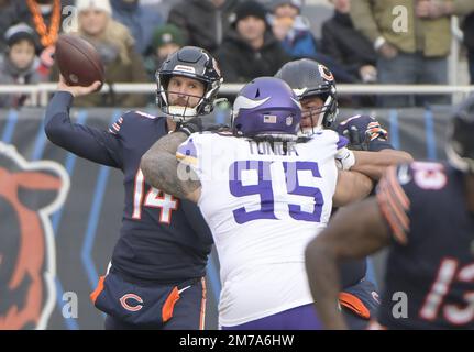 Chicago, Usa. 08. Januar 2023. Chicago Bears Quarterback Nathan Peterman (14) tritt am Sonntag, den 8. Januar 2023, gegen die Minnesota Vikings am Soldier Field in Chicago an. Die Wikinger gewannen 29:13. Foto von Mark Black/UPI Credit: UPI/Alamy Live News Stockfoto