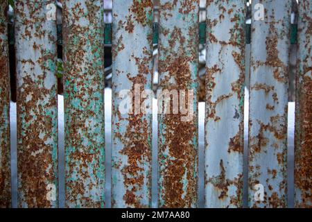 Rostfreie Stahlplatten aus Verbundwerkstoff, grau-brauner Hintergrund Stockfoto