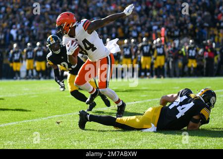 Pittsburgh, Pennsylvania, USA. 8. Januar 2023. 8. Januar 2023 Cleveland Browns Running Back Jerome Ford (34) läuft während Pittsburgh Steelers vs Cleveland Browns in Pittsburgh, Pennsylvania. Jake Mysliwczyk/BMR (Kredit: © Jake Mysliwczyk/BMR via ZUMA Press Wire) Kredit: ZUMA Press, Inc./Alamy Live News Stockfoto