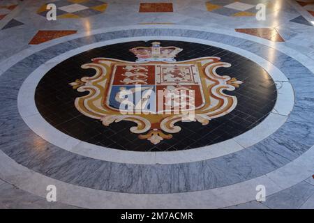 Mosaikboden mit dem Wappen Großbritanniens im Großmeisterpalast - Valletta, Malta Stockfoto