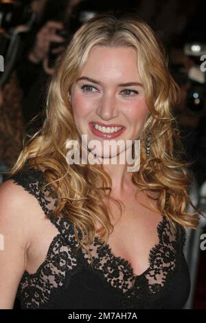 Kate Winslet besucht am 30. Oktober 2005 die Premiere von „Jarhead“ im Ziegfeld Theatre in New York City. Foto: Henry McGee/MediaPunch Stockfoto