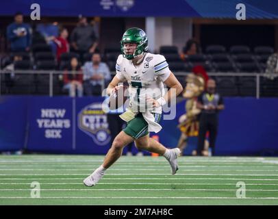 Arlington, TX, USA. 2. Januar 2023. Tulane Green Wave Quarterback Michael Pratt (7) während des Goodyear Cotton Bowl Spiels zwischen der Tulane Green Wave und den Trojanern der University of Southern California am 2. Januar 2023 im AT&T Stadium in Arlington, Texas. (Obligatorischer Kredit: Freddie Beckwith/MarinMedia.org/Cal Sport Media) (absoluter vollständiger Fotograf und erforderliche Credits).Fernsehen oder gewinnorientierte Zeitschriften Wenden Sie sich direkt an MarinMedia. Kredit: csm/Alamy Live News Stockfoto