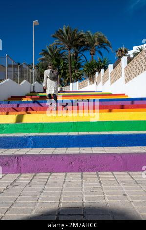 Nerja, Spanien : 2022. November 22 : Menschen im Balcon de Europa in der Stadt Nerja in Malaga, Spanien 2022. Stockfoto