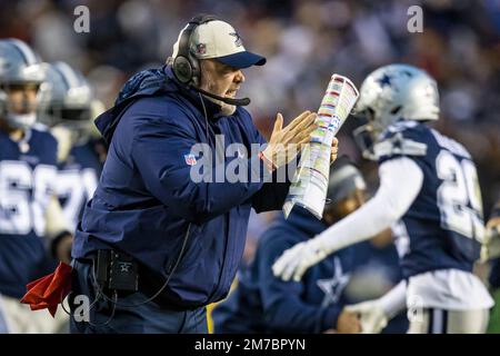 January 8, 2023 : Dallas Cowboys quarterback Dak Prescott (4) drops back to  pass during the game against the Washington Commanders in Landover, MD.  Photographer: Cory Royster (Credit Image: Â© Cory Royster/Cal