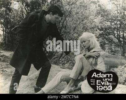 Die deutsch-italienische Schauspielerin Margaret Rose Keil und der Schauspieler Frank Jarvis in dem Film That Kind of Girl, UK 1963 Stockfoto