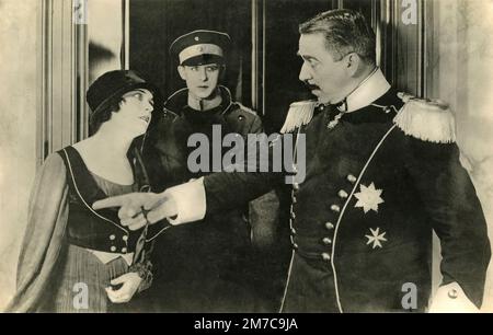 Pola Negri und die Schauspieler Noah Beery und Ben Lyon im Film Lily of the Dust, 1924 Stockfoto