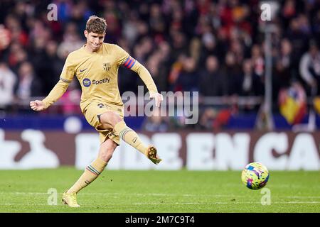 Madrid, Madrid, Spanien. 8. Januar 2023. Sergi Roberto vom FC Barcelona während des Fußballspiels La Liga zwischen Atletico de Madrid und dem FC Barcelona im Civitas Metropolitano Stadium in Madrid, Spanien, 8. Januar 2023 (Kreditbild: © Ruben Albarran/ZUMA Press Wire) Stockfoto