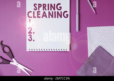 Textbeschriftung für Frühjahrsputz. Betriebswirtschaftliche Ubersichtspraxis einer gründlichen Hausreinigung im Frühling Stockfoto
