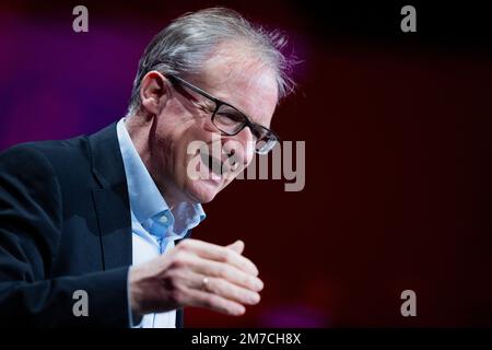 Köln, Deutschland. 09. Januar 2023. Albrecht von Lucke, Jurist und Politikwissenschaftler, spricht auf der Jahreskonferenz der Deutschen Vereinigung für den öffentlichen Dienst (dbb) im Kongresszentrum Koelnmesse. Kredit: Rolf Vennenbernd/dpa/Alamy Live News Stockfoto