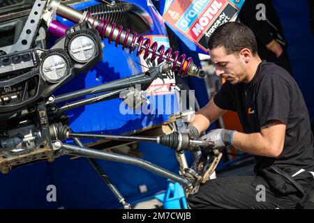 X-RAID Yamaha Supported Team, Yamaha, SSV, FIA W2RC, Mechanics at Work während des restlichen Tages des Dakar 2023 in Riad, am 9. Januar 2023 in Riad, Saudi-Arabien - Foto: Florent Gooden/DPPI/LiveMedia Stockfoto