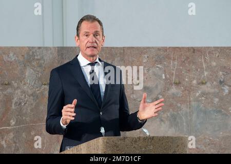 ARCHIVFOTO: Mathias DOEPFNER wird am 15. Januar 2023 60, Dr. Mathias DOEPFNER, D??pfner, Verwaltungsvorsitzender von Axel Springer SE, spricht die Laudatorpredigt, Dr. hc Friede Springer erhält den Freiheitspreis der Friedrich-Naumann-Stiftung in der Paulskirche Frankfurt, 10. Oktober 2020, ??? Stockfoto