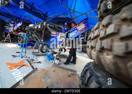 X-RAID Yamaha Supported Team, Yamaha, SSV, FIA W2RC, Mechaniker bei der Arbeit während des restlichen Tages des Dakar 2023 in Riad am 9. Januar 2023 in Riad, Saudi-Arabien - Photo Florent Gooden / DPPI Stockfoto