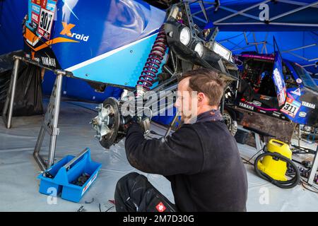 X-RAID Yamaha Supported Team, Yamaha, SSV, FIA W2RC, Mechaniker bei der Arbeit während des restlichen Tages des Dakar 2023 in Riad am 9. Januar 2023 in Riad, Saudi-Arabien - Photo Florent Gooden / DPPI Stockfoto