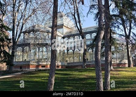 El Palacio de Cristal del Parque del Retiro en Madrid Stockfoto
