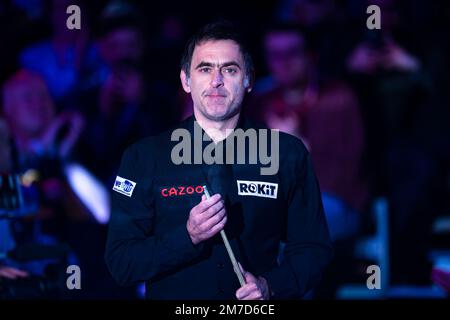 LONDON, VEREINIGTES KÖNIGREICH. 09. Januar 2023. Ronnie O’Sullivan gegen Luca Brecel während der Spiele des Cazoo Master 2023 Day 2 im Alexandra Palace am Montag, den 09. Januar 2023 in LONDON, ENGLAND. Kredit: Taka G Wu/Alamy Live News Stockfoto