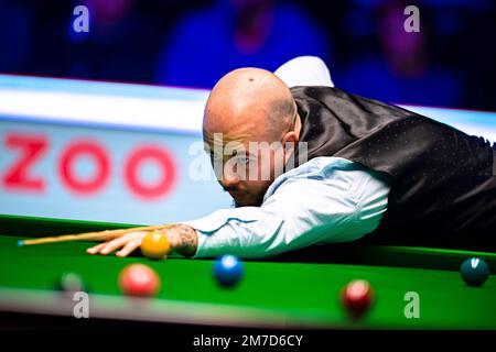 LONDON, VEREINIGTES KÖNIGREICH. 09. Januar 2023. Ronnie O’Sullivan gegen Luca Brecel während der Spiele des Cazoo Master 2023 Day 2 im Alexandra Palace am Montag, den 09. Januar 2023 in LONDON, ENGLAND. Kredit: Taka G Wu/Alamy Live News Stockfoto