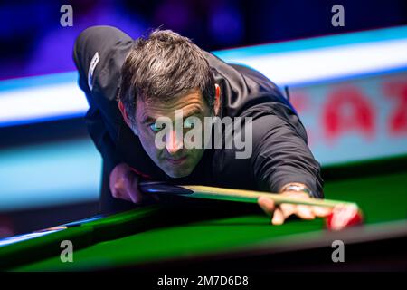 LONDON, VEREINIGTES KÖNIGREICH. 09. Januar 2023. Ronnie O’Sullivan gegen Luca Brecel während der Spiele des Cazoo Master 2023 Day 2 im Alexandra Palace am Montag, den 09. Januar 2023 in LONDON, ENGLAND. Kredit: Taka G Wu/Alamy Live News Stockfoto