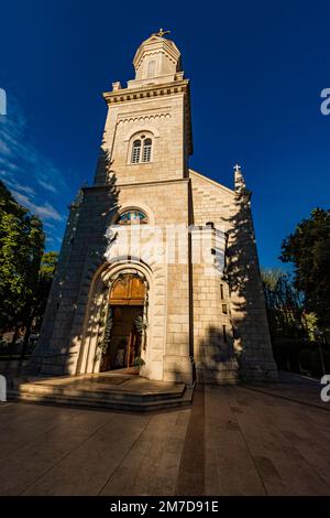 Blick auf die orthodoxe Kirche der Heiligen Transfiguratonskirche in Trebinje, Bosnien und Herzegowina Stockfoto