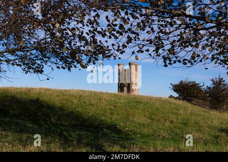 Broadway Tower in der frühen Herbstsonne. Stockfoto