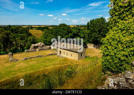 Überreste von Pickering Castle, einer Festung von motte und bailey in North Yorkshire England, Großbritannien, die ursprünglich von den Normannen im Jahr 1070 erbaut wurde. Stockfoto