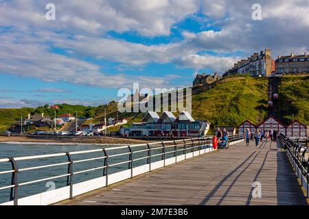 Saltburn Pier in Saltburn-by-the-Sea in der Nähe von Redcar in NorthYorkshire England, Großbritannien, erbaut 1869 von John Anderson, jetzt der letzte verbleibende Pier in Yorkshire. Stockfoto